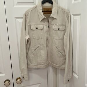 Men’s GAP Zip Denim Jacket Cream Color XL. Brand new condition 🤍🤍🤍🤍🤍
